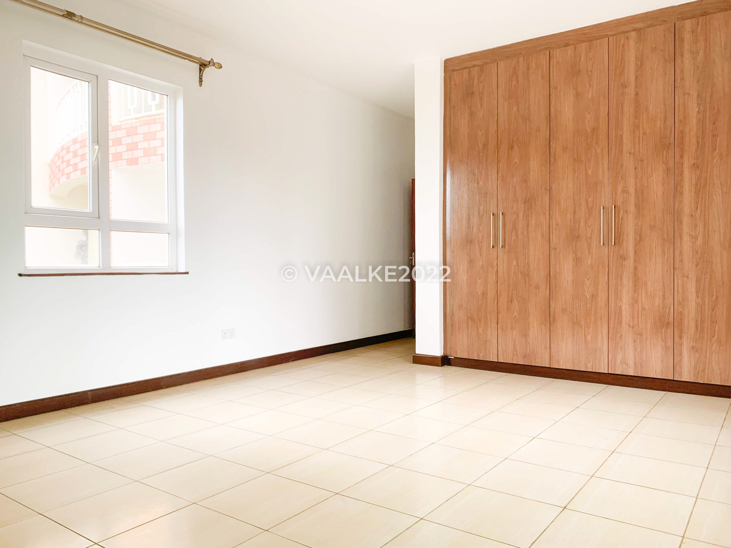 THREE BEDROOM PLUS DSQ APARTMENT