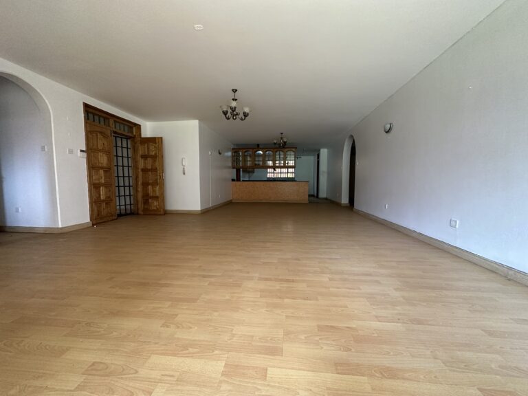 3 Bedroom unfurnished apartment plus Dsq