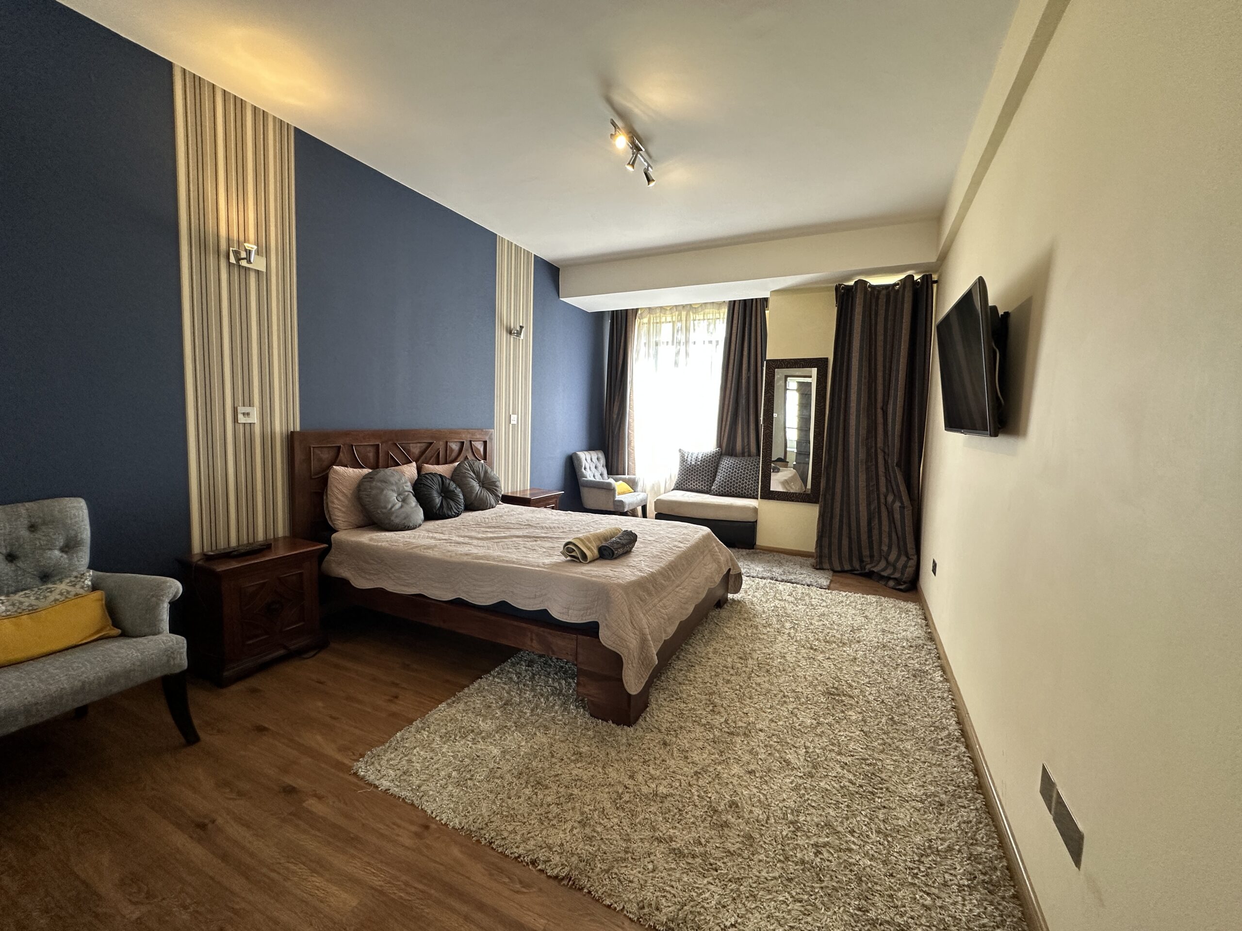 Elegant 3 Bedroom Apartment With Dsq